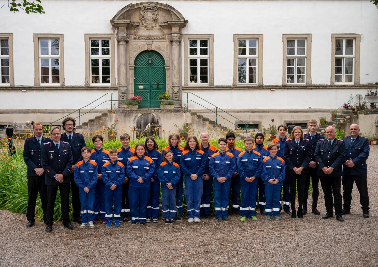 Gruppenfoto der Jugendfeuerwehr Bisperode in Einsatzkleidung